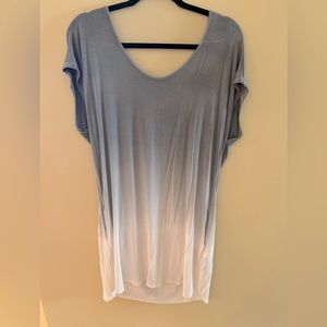 Short Sleeve Dress or Cover-Up. Ombré Gray and White. Large. Light. Sleek.